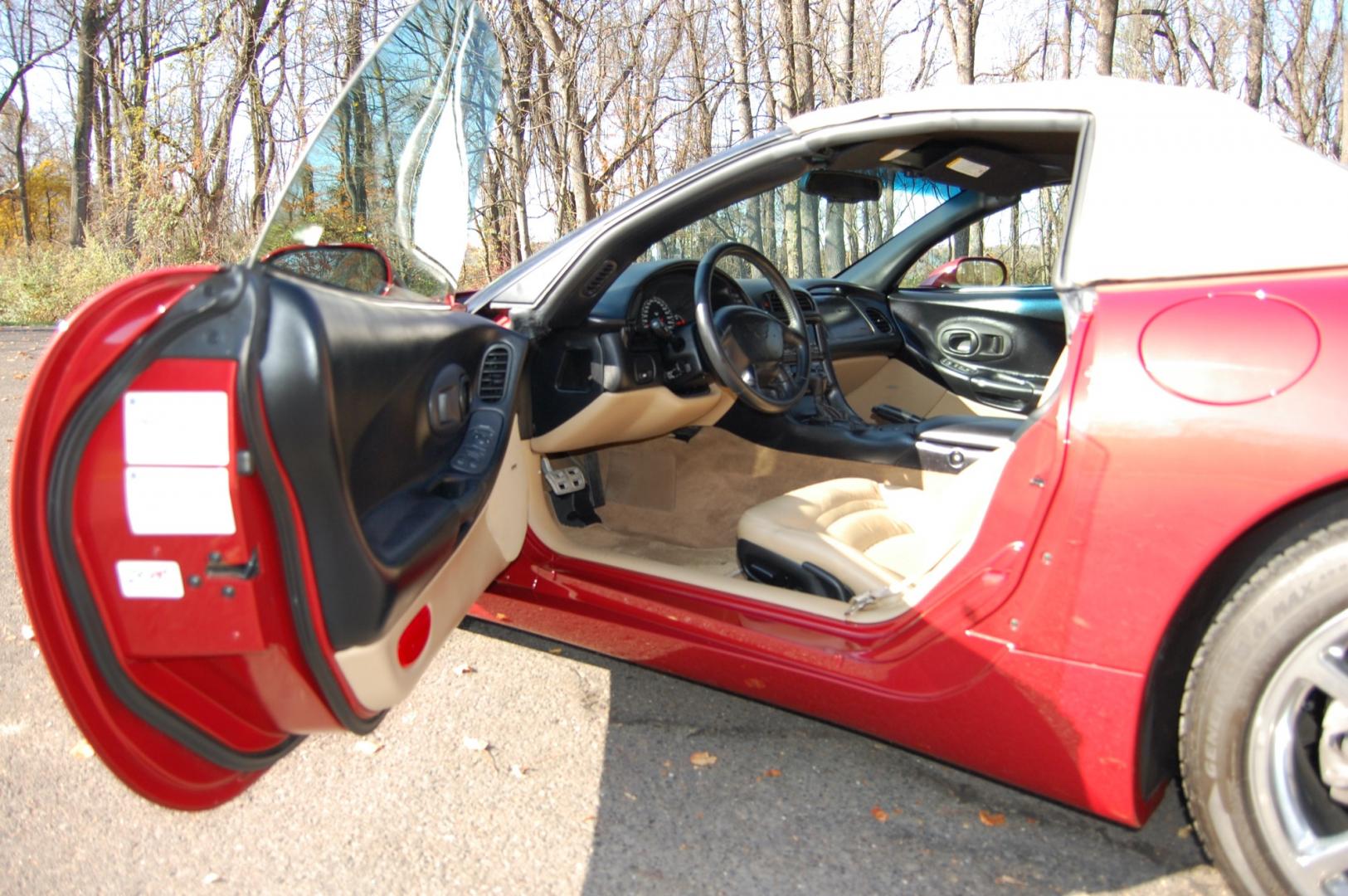 1998 Burgundy /Beige Leather Chevrolet Corvette (1G1YY32G9W5) with an 5.7 liter V8 engine, Automatic transmission, located at 6528 Lower York Road, New Hope, PA, 18938, (215) 862-9555, 40.358707, -74.977882 - Photo#37